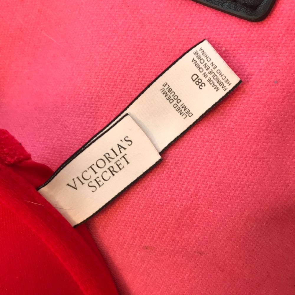 38D red Victoria’s secret bra w/super cool back - Picture 3 of 3